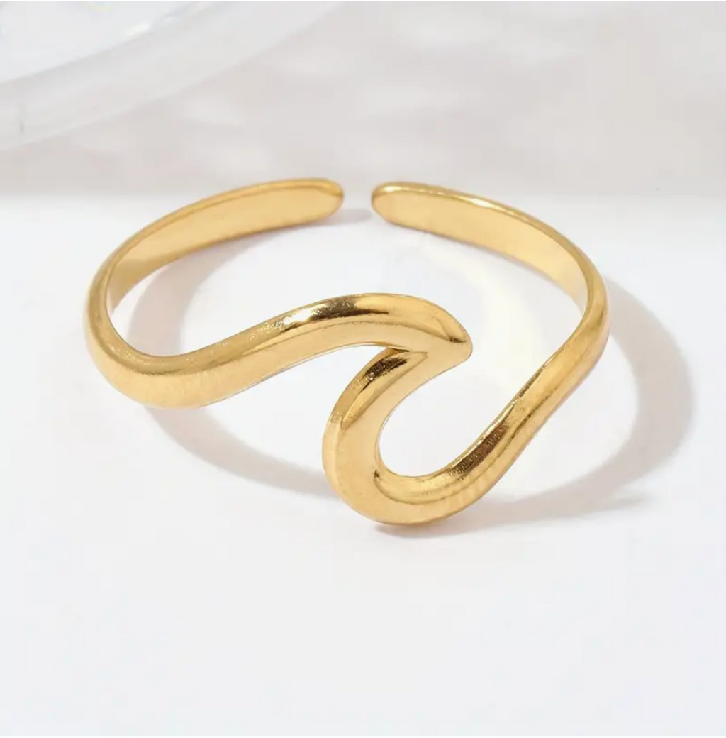 Wave golden ring